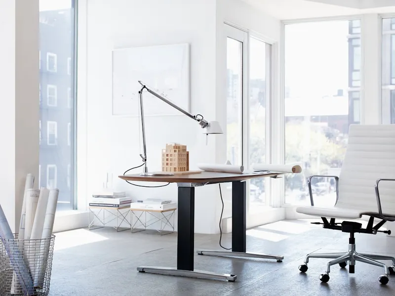 Renew Executive Sit-to-Stand Desk